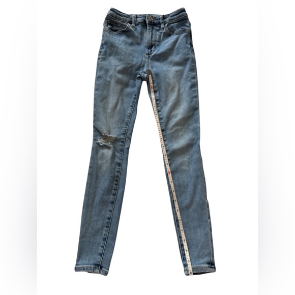 3/$20 GAP Kids High Rise Stretch Jegging - Medium Wash Distressed - Size 8 Girls - Picture 3 of 8